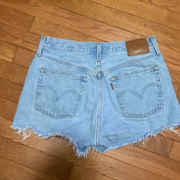 LEVIS PREMIUM 501 HIGH RISE DENIM SHORTS IN OJAI TOP SZ 28 PERFECT CONDITION - Picture 6 of 16